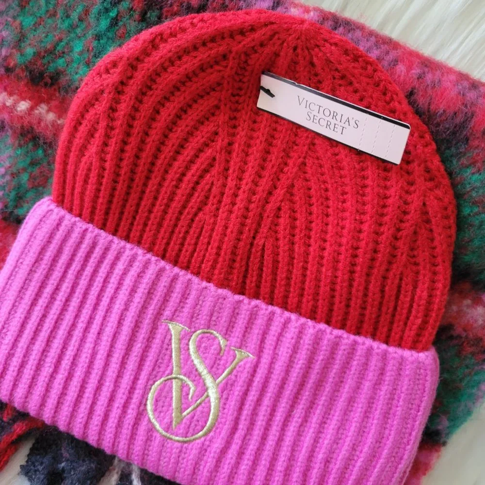 Victoria's Secret Hat and Scarf Set